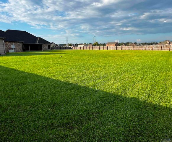 257 Longdale Drive, Schriever, LA 70395