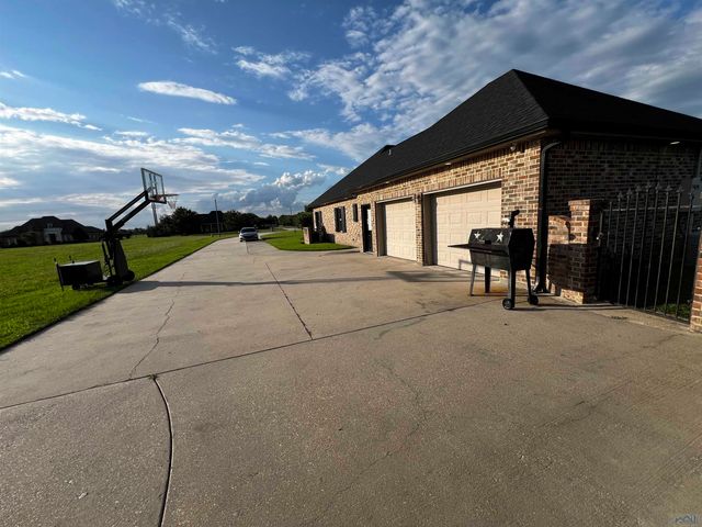 257 Longdale Drive, Schriever, LA 70395