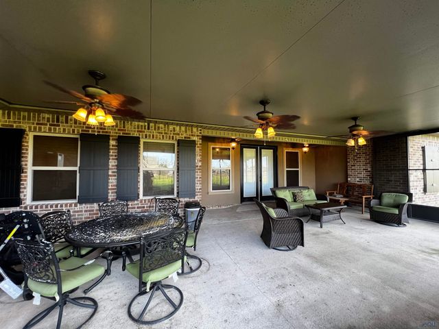 257 Longdale Drive, Schriever, LA 70395