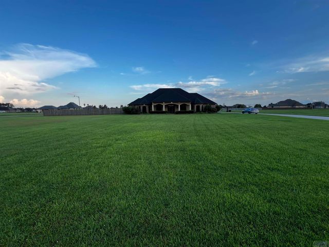 257 Longdale Drive, Schriever, LA 70395