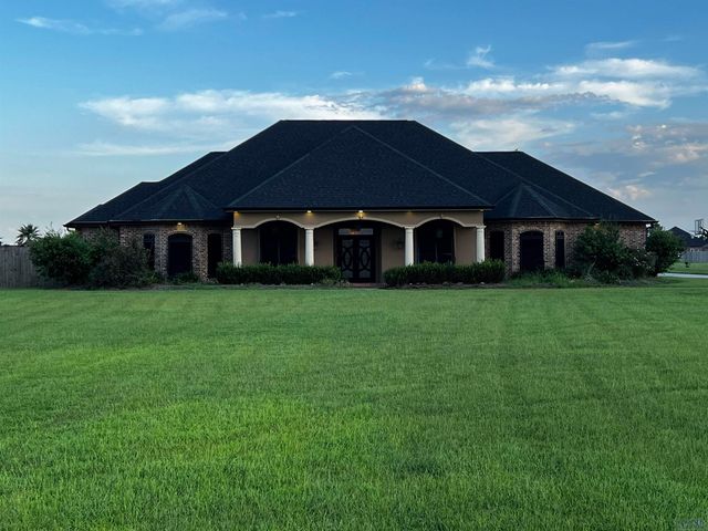 257 Longdale Drive, Schriever, LA 70395