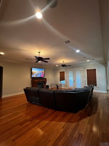 257 Longdale Drive, Schriever, LA 70395