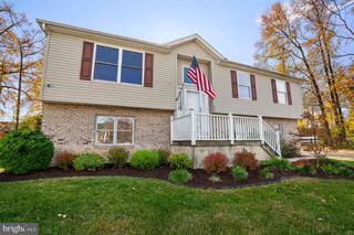2602 AVENUE E, Levittown, PA 19056