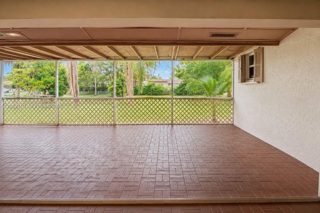 9320 NW 13th Street, Pembroke Pines, FL 33024
