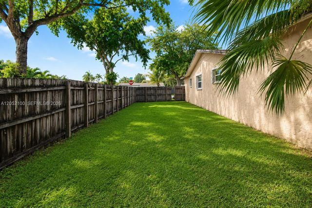 9320 NW 13th Street, Pembroke Pines, FL 33024