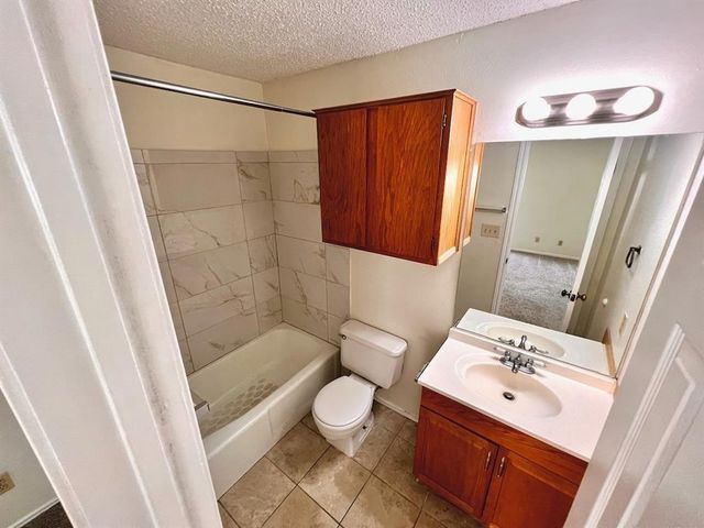 367 Fantail LOOP B, Austin, TX 78734
