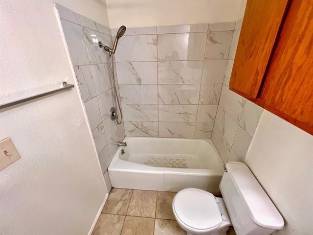 367 Fantail LOOP B, Austin, TX 78734