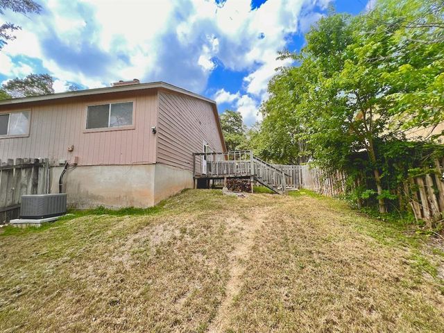 367 Fantail LOOP B, Austin, TX 78734
