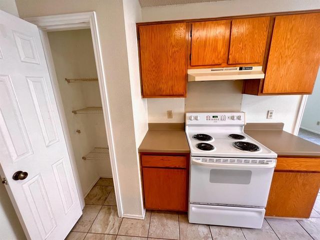 367 Fantail LOOP B, Austin, TX 78734