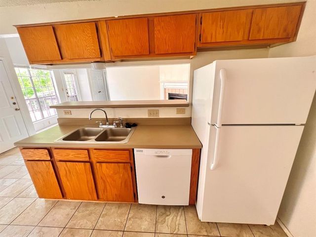 367 Fantail LOOP B, Austin, TX 78734