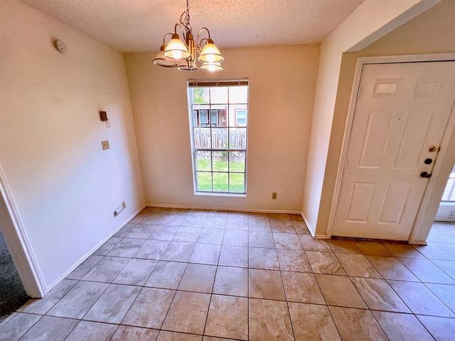 367 Fantail LOOP B, Austin, TX 78734