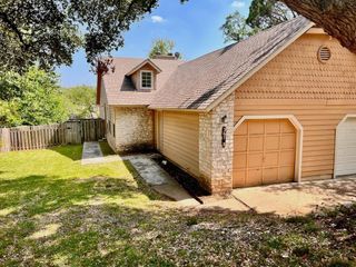 367 Fantail LOOP B, Austin, TX 78734