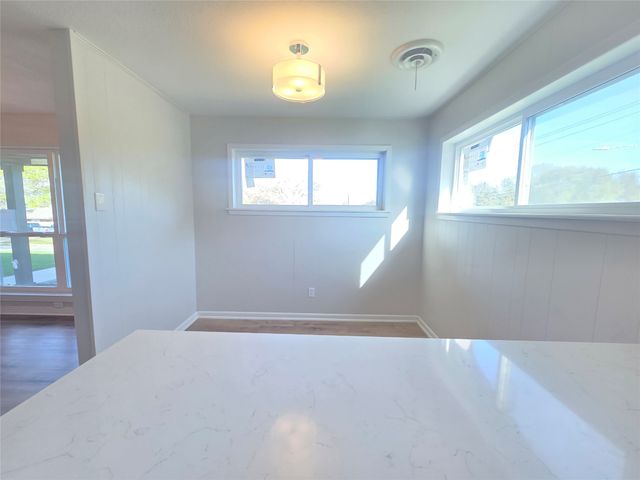 5801 Wedgworth Road, Fort Worth, TX 76133