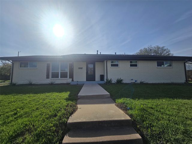 5801 Wedgworth Road, Fort Worth, TX 76133