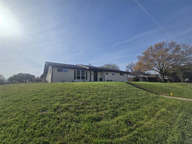 5801 Wedgworth Road, Fort Worth, TX 76133