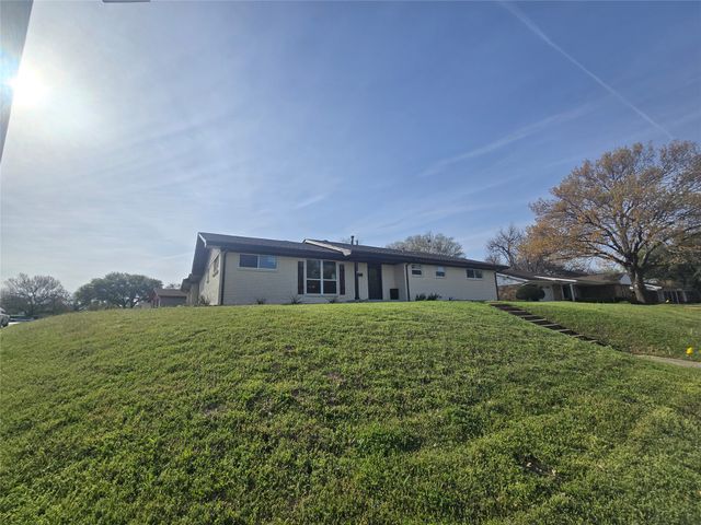 5801 Wedgworth Road, Fort Worth, TX 76133