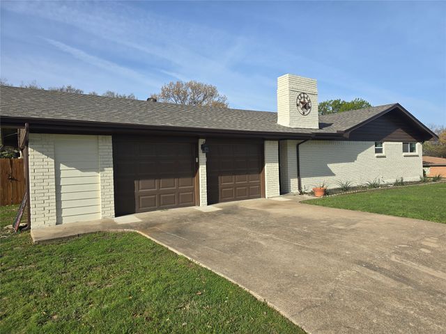 5801 Wedgworth Road, Fort Worth, TX 76133