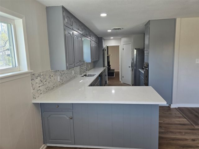 5801 Wedgworth Road, Fort Worth, TX 76133