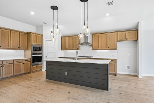 452 Leopold Trail, Waxahachie, TX 75165