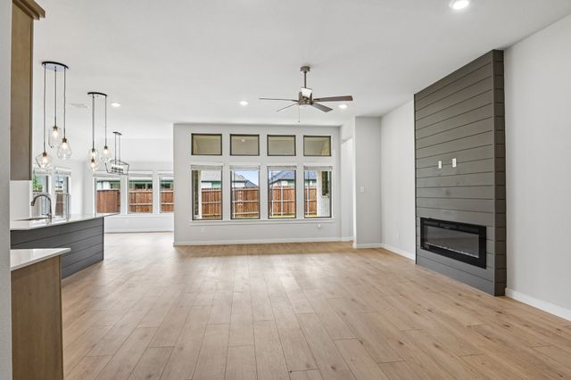 452 Leopold Trail, Waxahachie, TX 75165