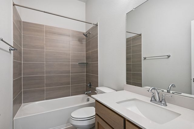 452 Leopold Trail, Waxahachie, TX 75165