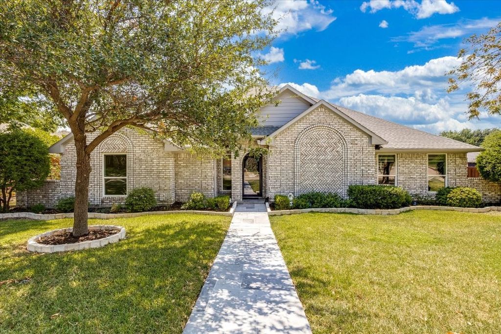2100 Antibes Drive, Carrollton, TX 75006 — exterior