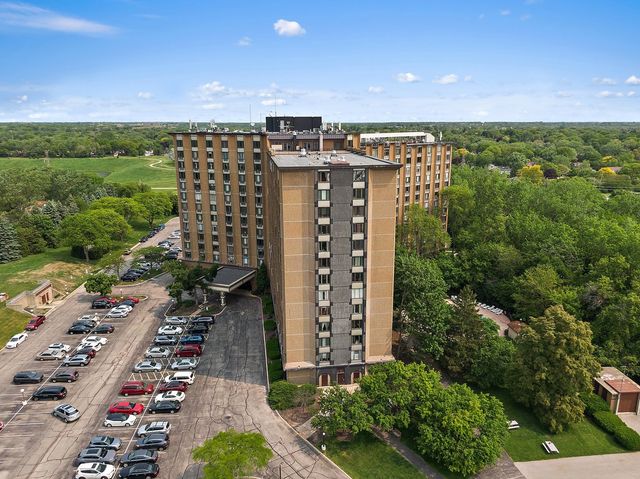 1 Renaissance Place 4PH, Palatine, IL 60067