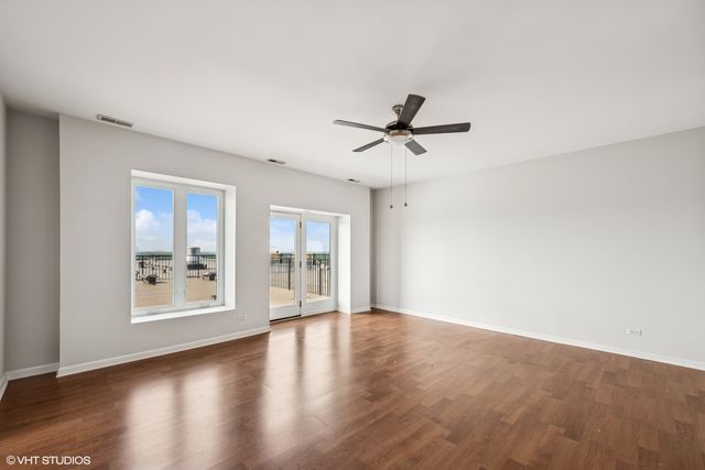 1 Renaissance Place 4PH, Palatine, IL 60067