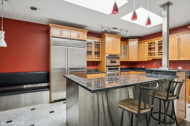 1 Renaissance Place 4PH, Palatine, IL 60067