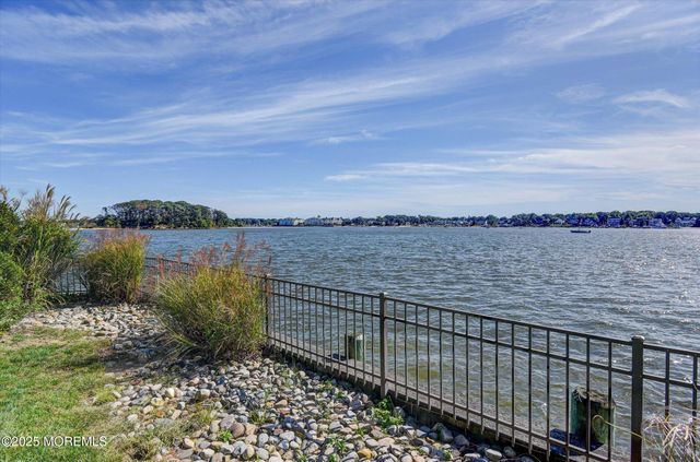 1012 Brainard Place, Brielle, NJ 08730