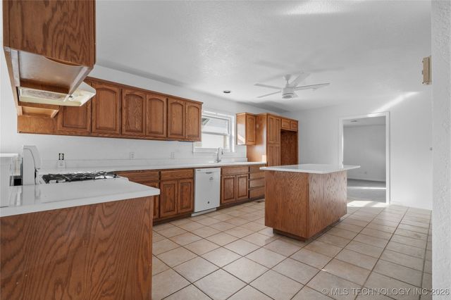 3812 E 36th Street, Tulsa, OK 74135