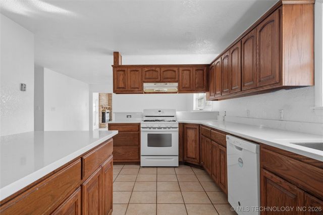 3812 E 36th Street, Tulsa, OK 74135