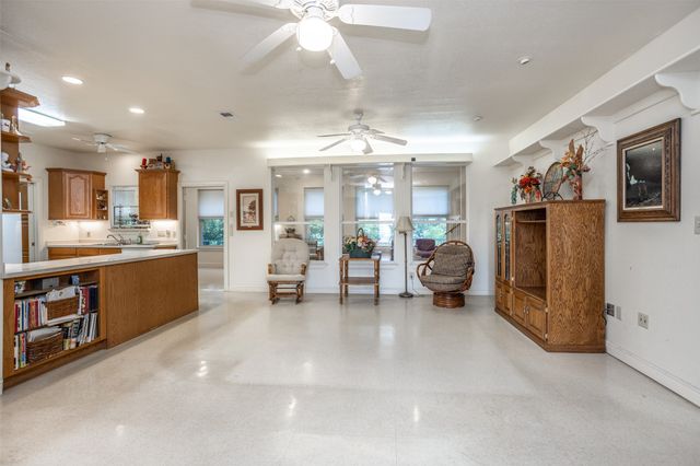 149 Red Oak, Gainesville, TX 76240