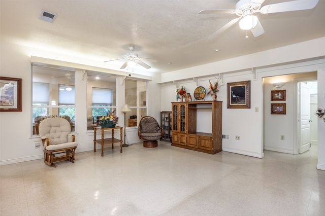 149 Red Oak, Gainesville, TX 76240