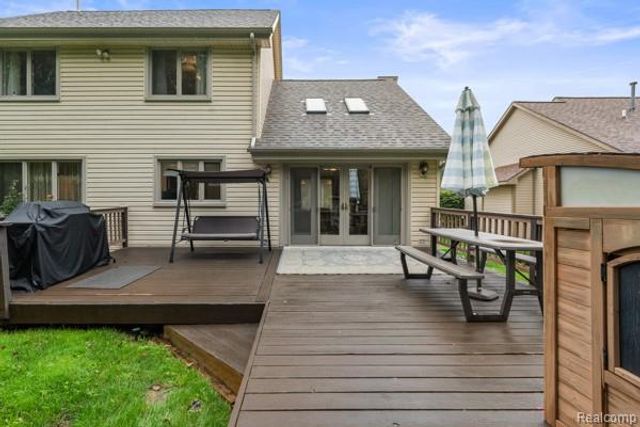 9533 Chaumont Drive, Commerce Charter Township, MI 48382