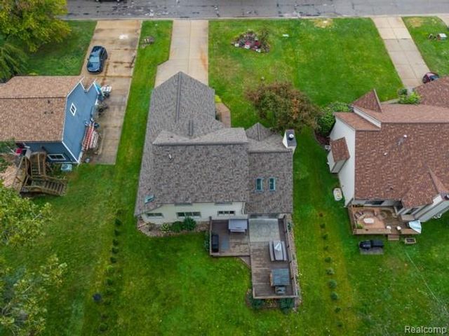 9533 Chaumont Drive, Commerce Charter Township, MI 48382