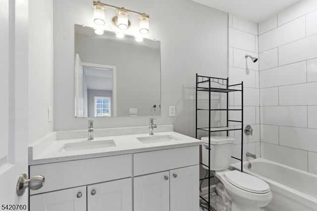 7 Le Boun Blvd, Ringwood Boro, NJ 07456