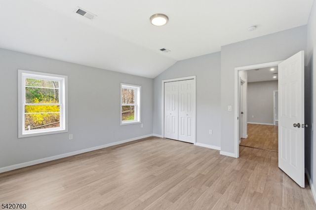 7 Le Boun Blvd, Ringwood Boro, NJ 07456