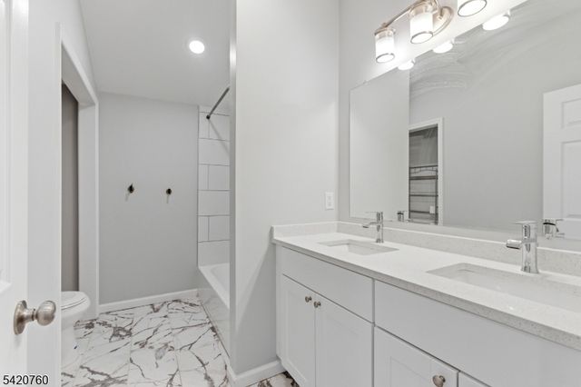 7 Le Boun Blvd, Ringwood Boro, NJ 07456