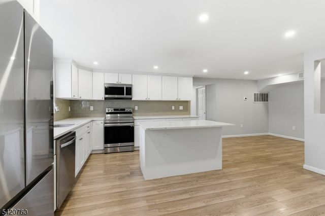 7 Le Boun Blvd, Ringwood Boro, NJ 07456