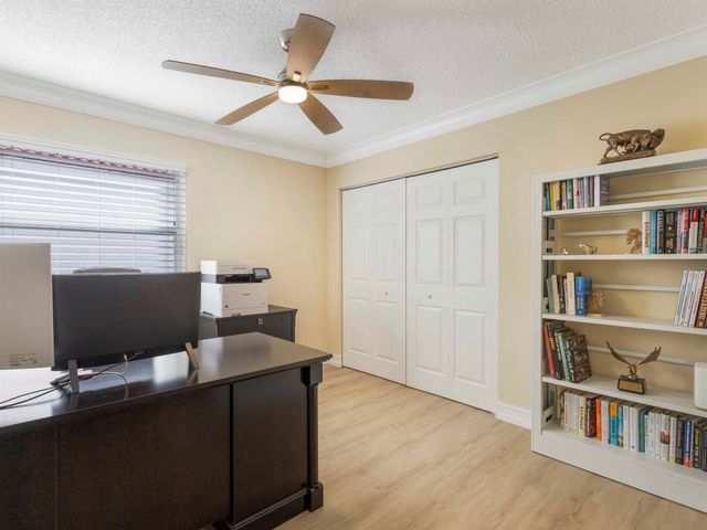 9734 Harbour Lake Circle, Boynton Beach, FL 33437