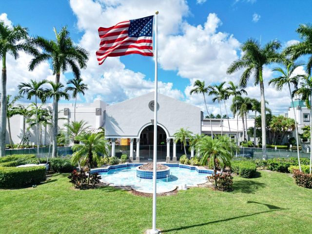 9734 Harbour Lake Circle, Boynton Beach, FL 33437