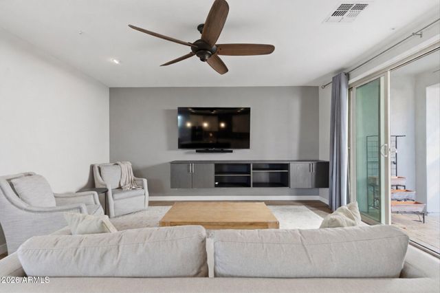 2338 W GLORIA Lane, Phoenix, AZ 85085