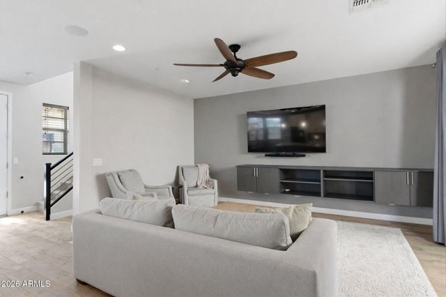 2338 W GLORIA Lane, Phoenix, AZ 85085