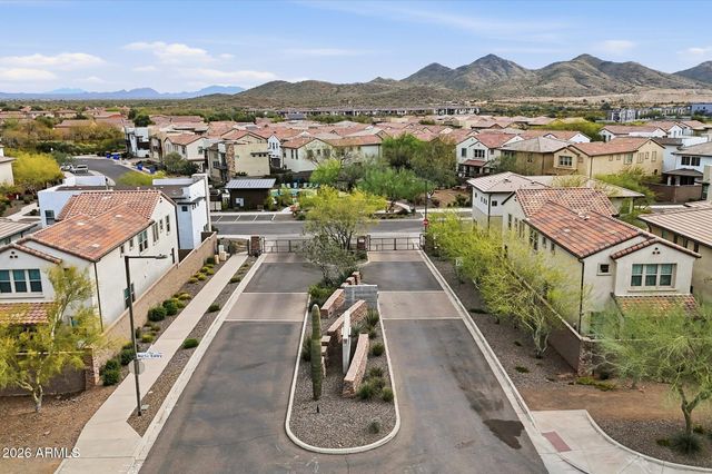 2338 W GLORIA Lane, Phoenix, AZ 85085