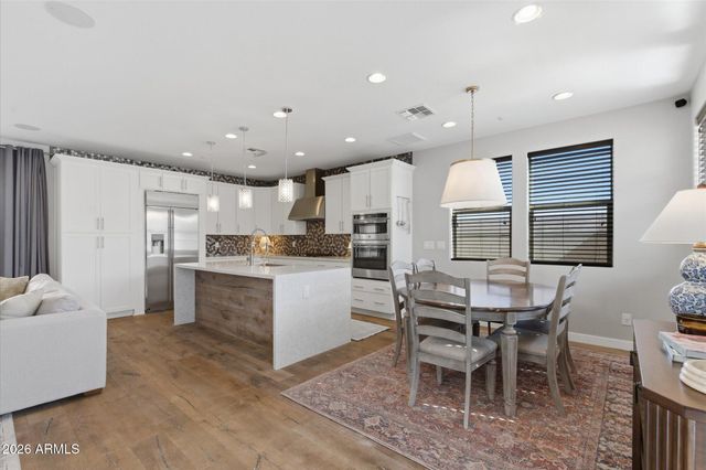 2338 W GLORIA Lane, Phoenix, AZ 85085