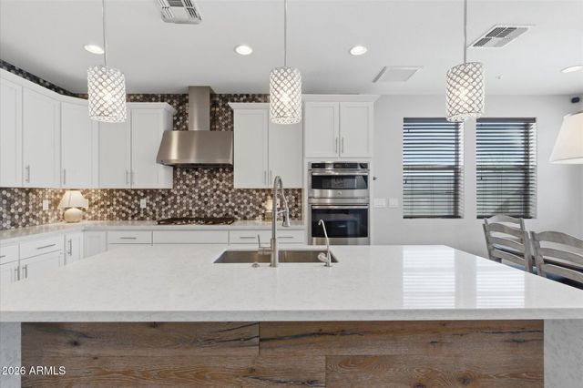 2338 W GLORIA Lane, Phoenix, AZ 85085