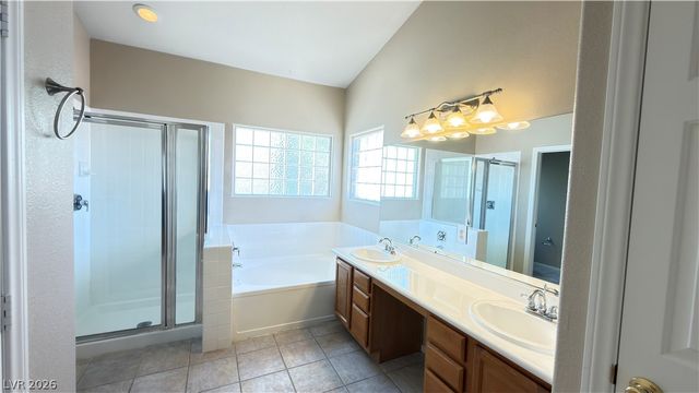 8524 Gold Flash Avenue, Las Vegas, NV 89129