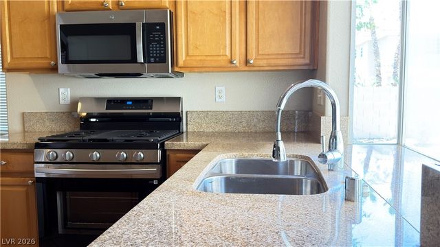 8524 Gold Flash Avenue, Las Vegas, NV 89129