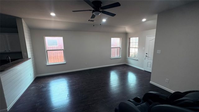 4004 Ridgetop Drive, Heartland, TX 75126